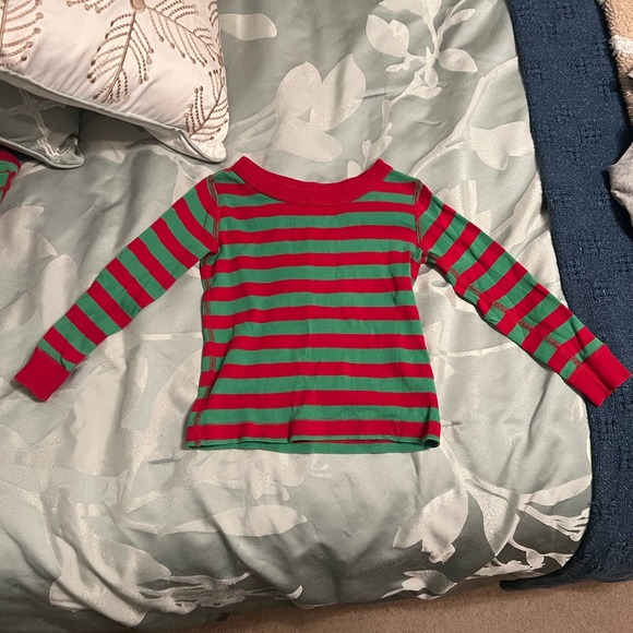 Hanna Andersson holiday green and red striped pajamas 3T long sleeve Christmas - Picture 2 of 8